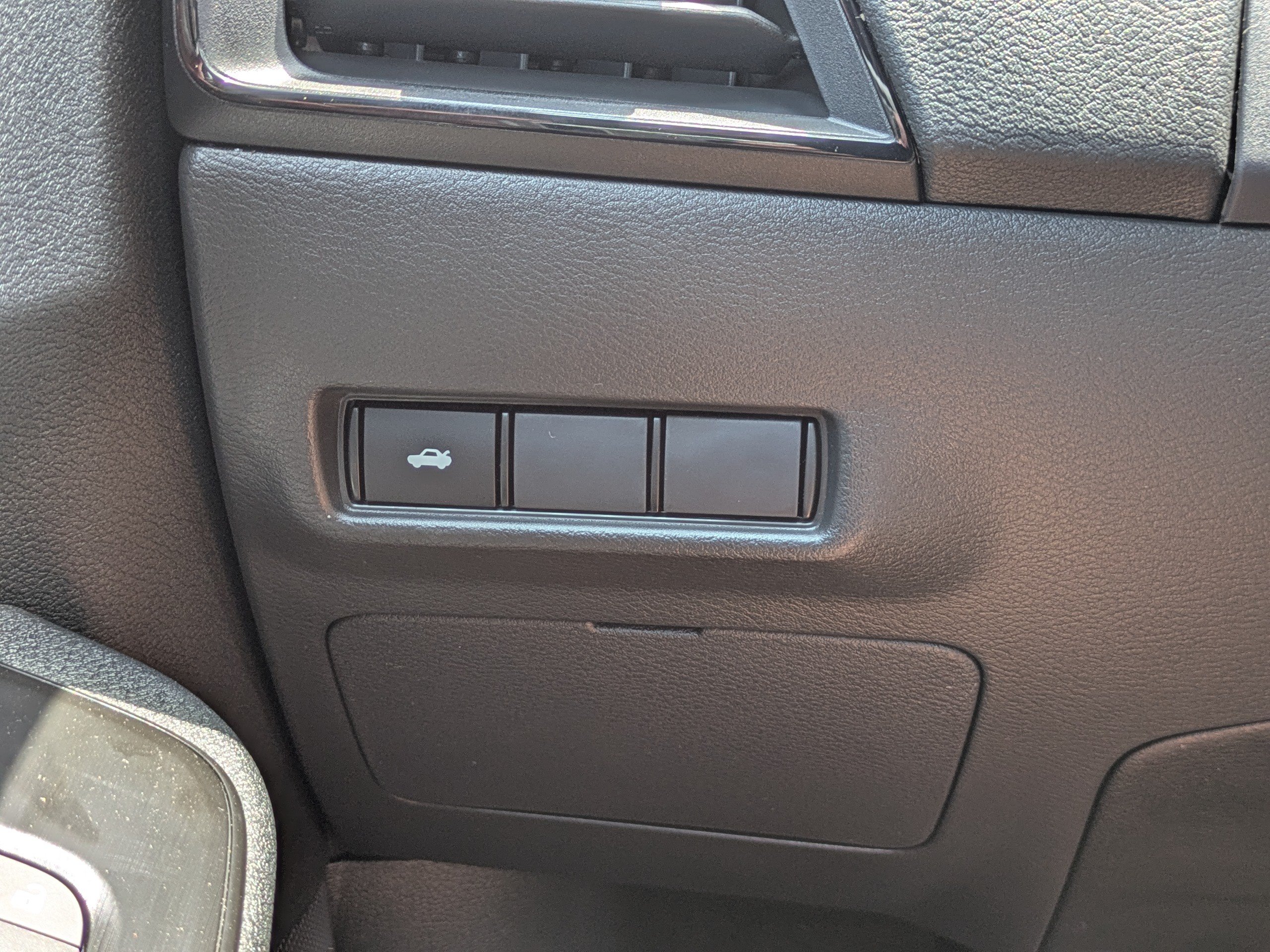 New 2026 Nissan Sentra SR w/ Floor Mat Package FWD image 24