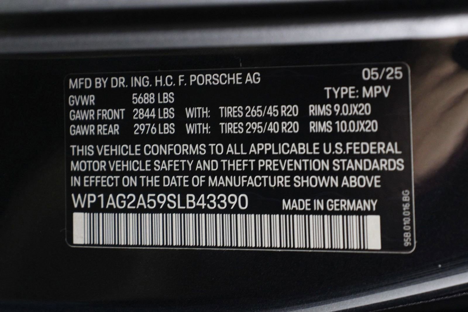 Certified 2025 Porsche Macan S image 19