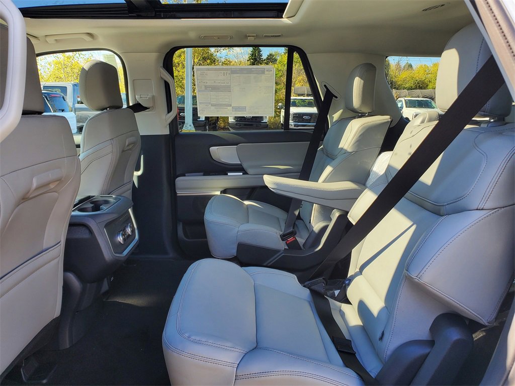 New 2025 Ford Expedition Active image 26