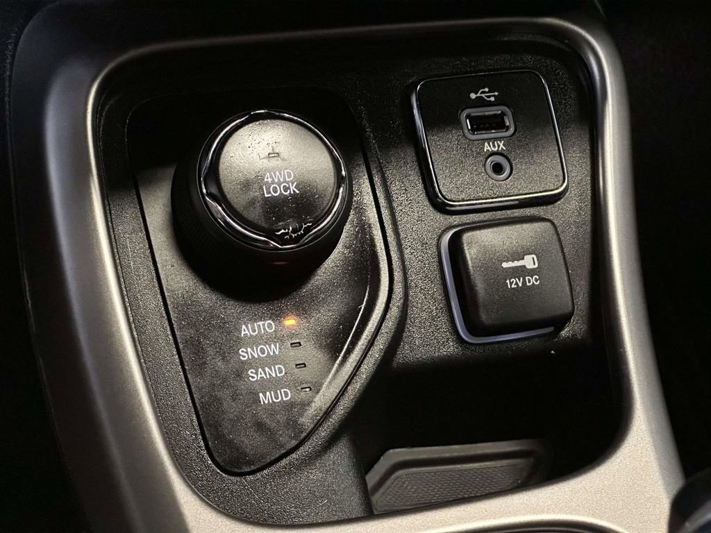 Used 2017 Jeep Compass Sport w/ Cold Weather Group AWD/4WD image 31