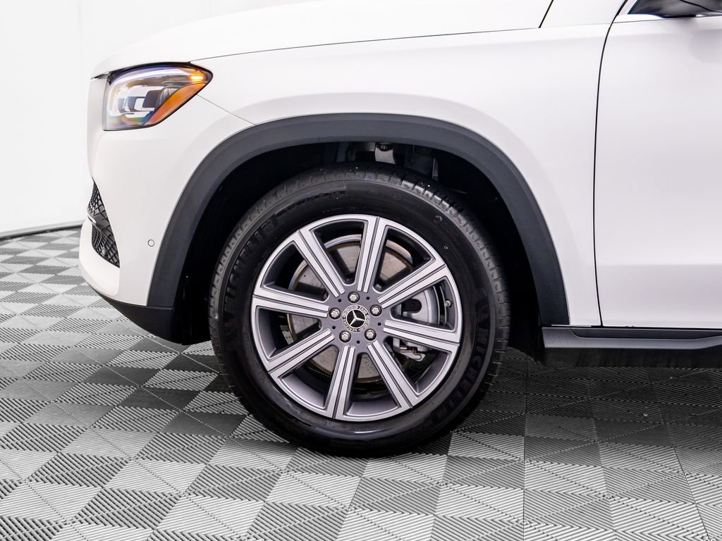 Used 2023 Mercedes-Benz GLS 450 4MATIC image 33