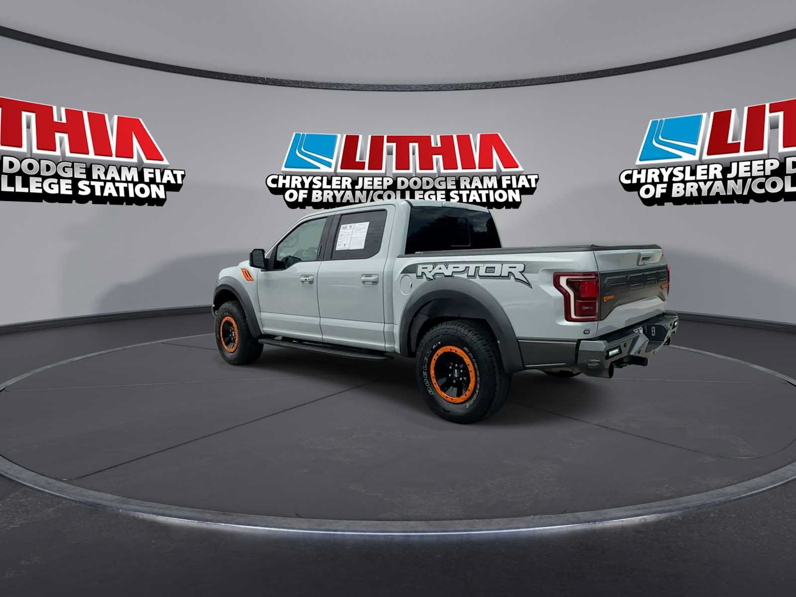 Used 2017 Ford F150 Raptor w/ Equipment Group 802A Luxury AWD/4WD image 6