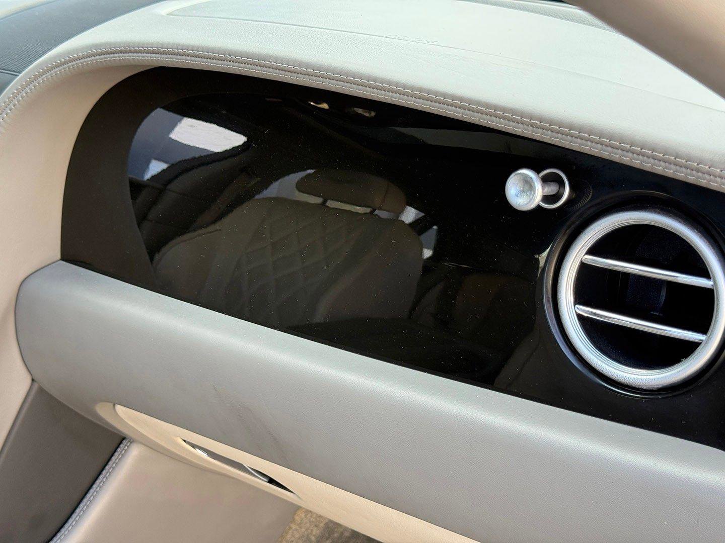 Used 2016 Bentley Flying Spur W12 image 23