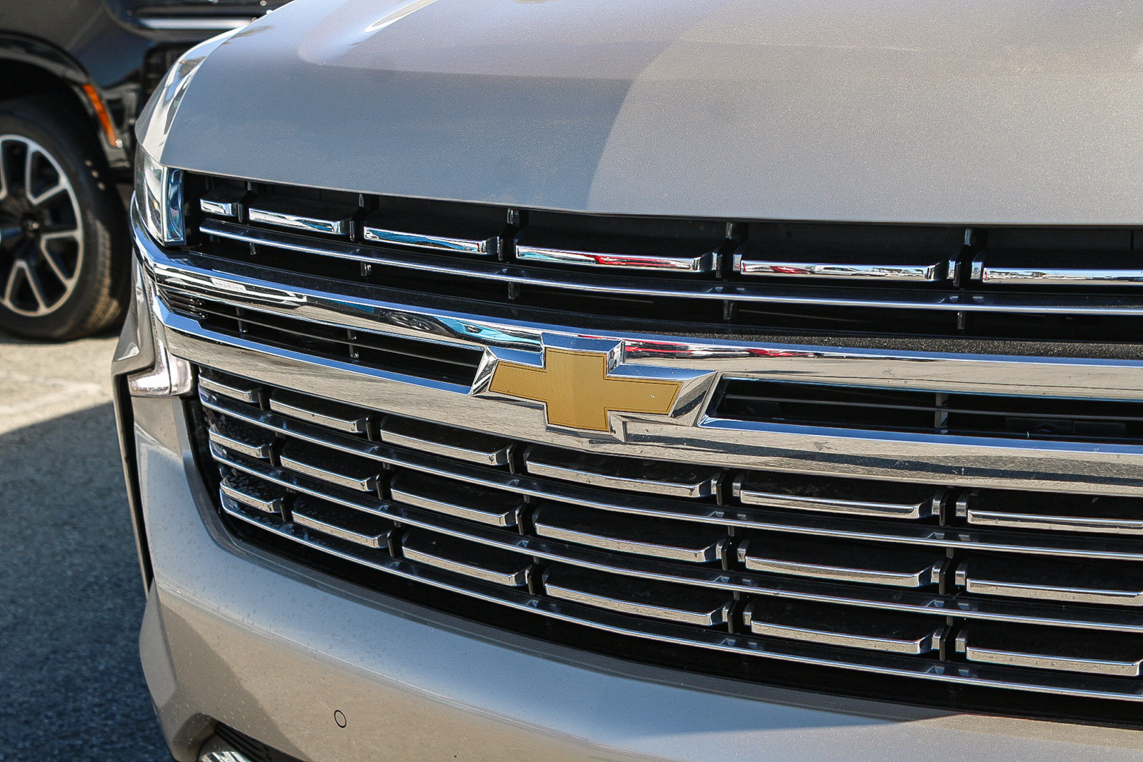 Used 2024 Chevrolet Suburban Premier RWD image 11