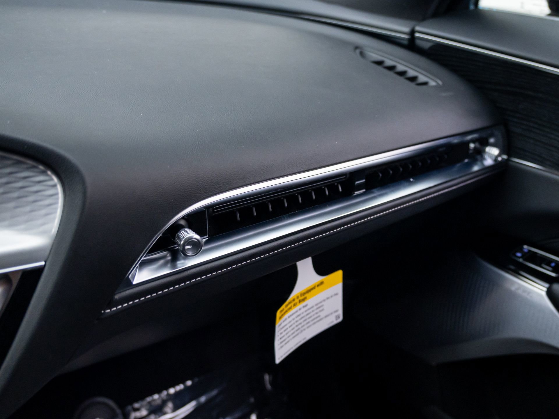 New 2026 Cadillac Lyriq V w/ LPO, Floor Liner Package AWD/4WD image 38