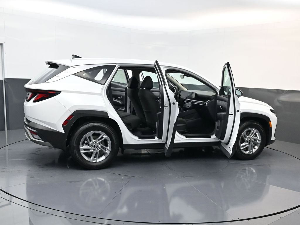 Certified 2025 Hyundai Tucson SE image 21