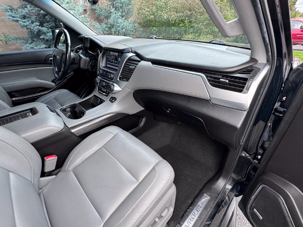 Used 2017 Chevrolet Suburban LT w/ Luxury Package AWD/4WD image 37