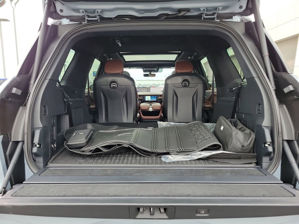 New 2026 Lincoln Navigator Reserve AWD/4WD image 10
