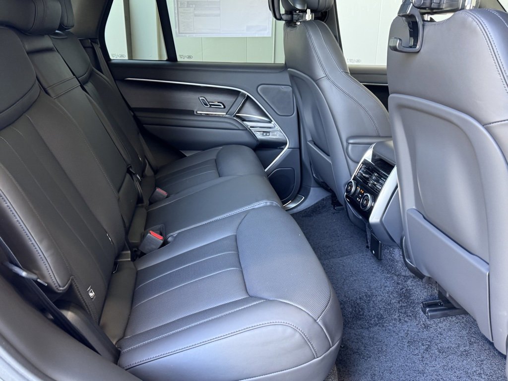 New 2026 Land Rover Range Rover SE image 21