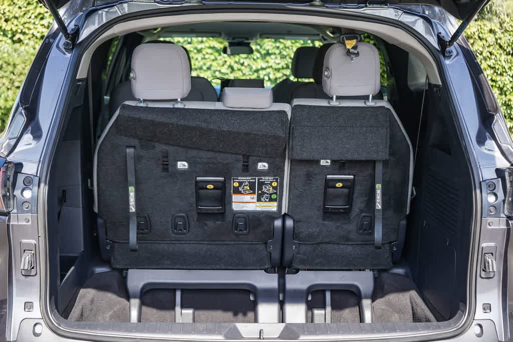 Used 2025 Toyota Sienna LE FWD image 27