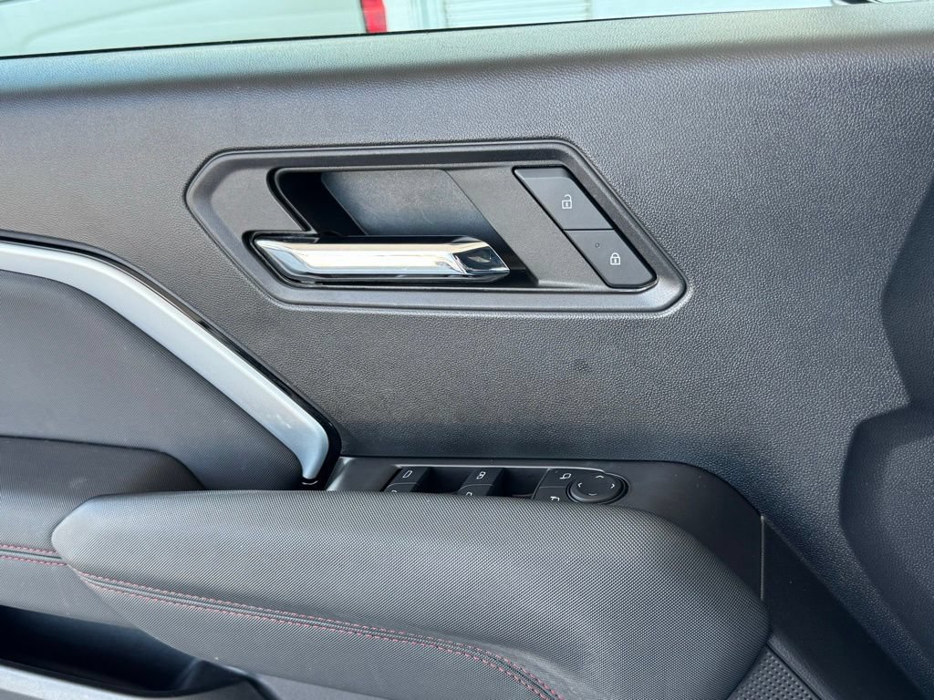 Used 2023 Chevrolet Colorado Z71 AWD/4WD image 34