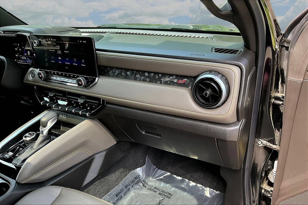 Used 2025 Chevrolet Colorado ZR2 w/ Technology Package AWD/4WD image 29