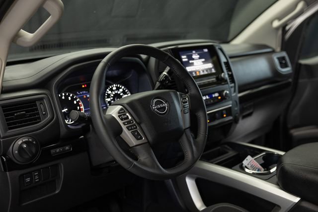 Used 2024 Nissan Titan SV w/ SV Convenience Package image 12