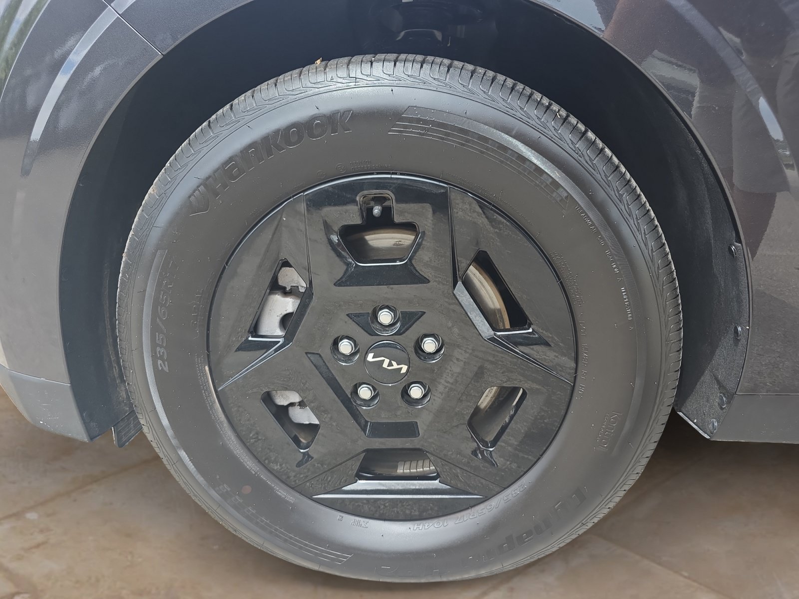 Certified 2026 Kia Carnival LX FWD image 28