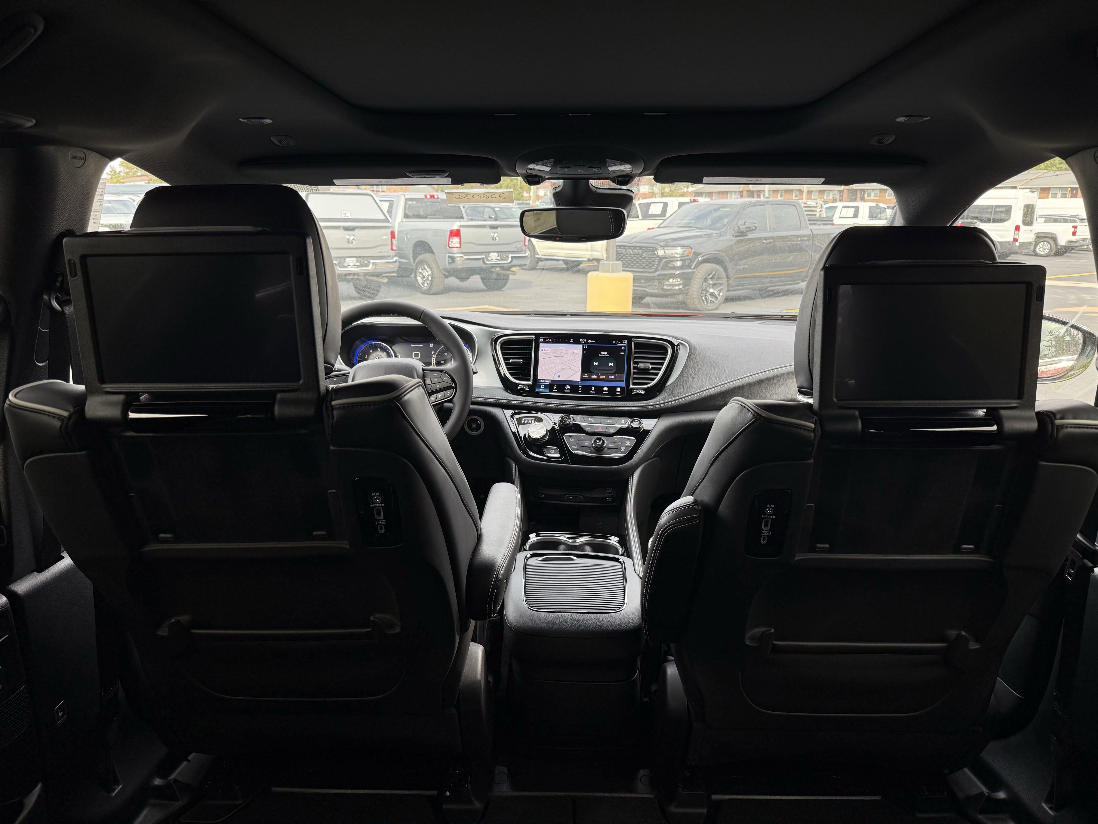 New 2026 Chrysler Pacifica Limited w/ Uconnect Theater Family Group image 37