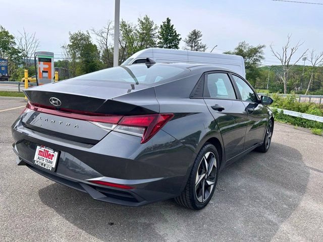 Used 2023 Hyundai Elantra SEL w/ Convenience Package FWD image 4