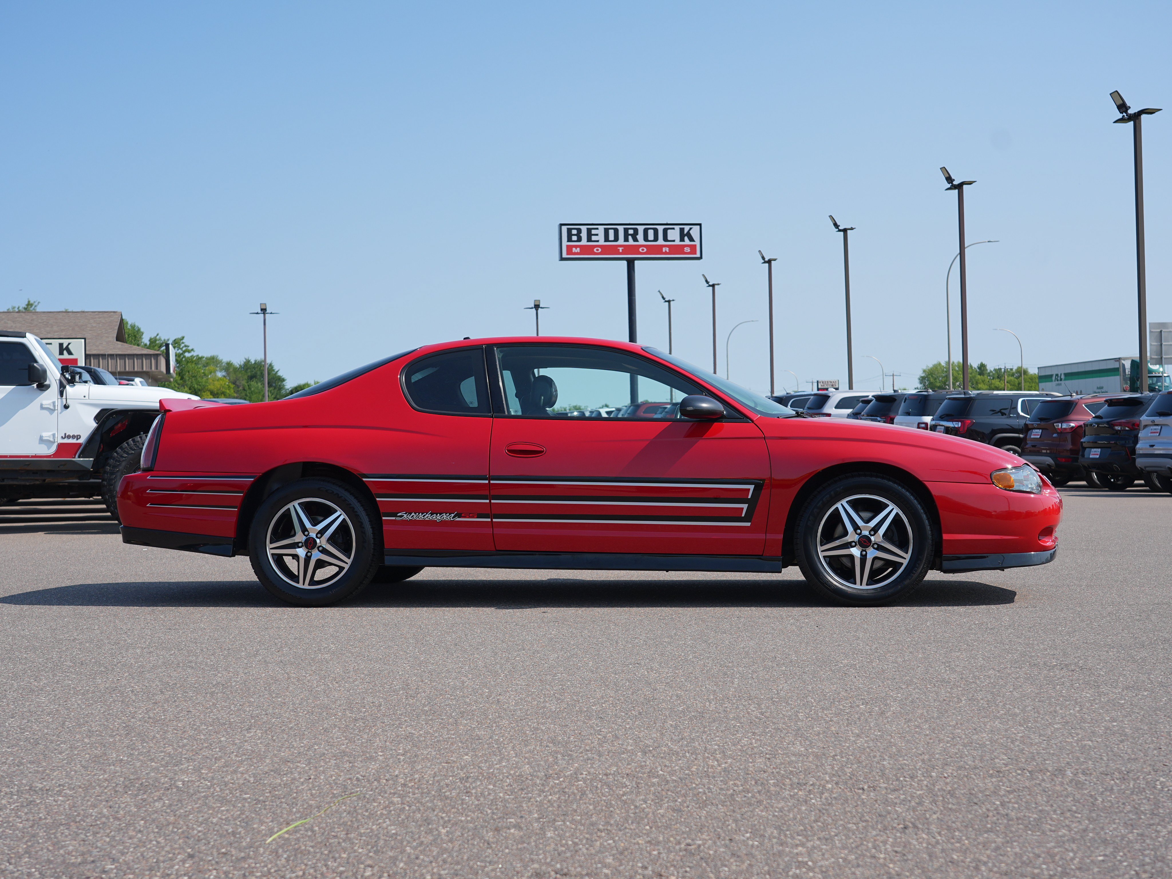 Used 2004 Chevrolet Monte Carlo SS w/ Dale Earnhardt Jr. Package FWD image 2