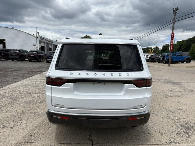 Used 2022 Jeep Wagoneer Series II AWD/4WD image 5