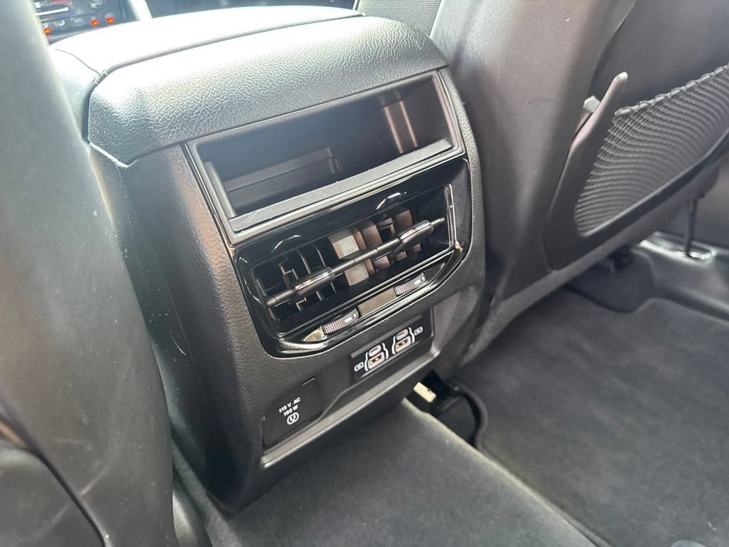 Used 2024 Jeep Grand Cherokee Altitude AWD/4WD image 31