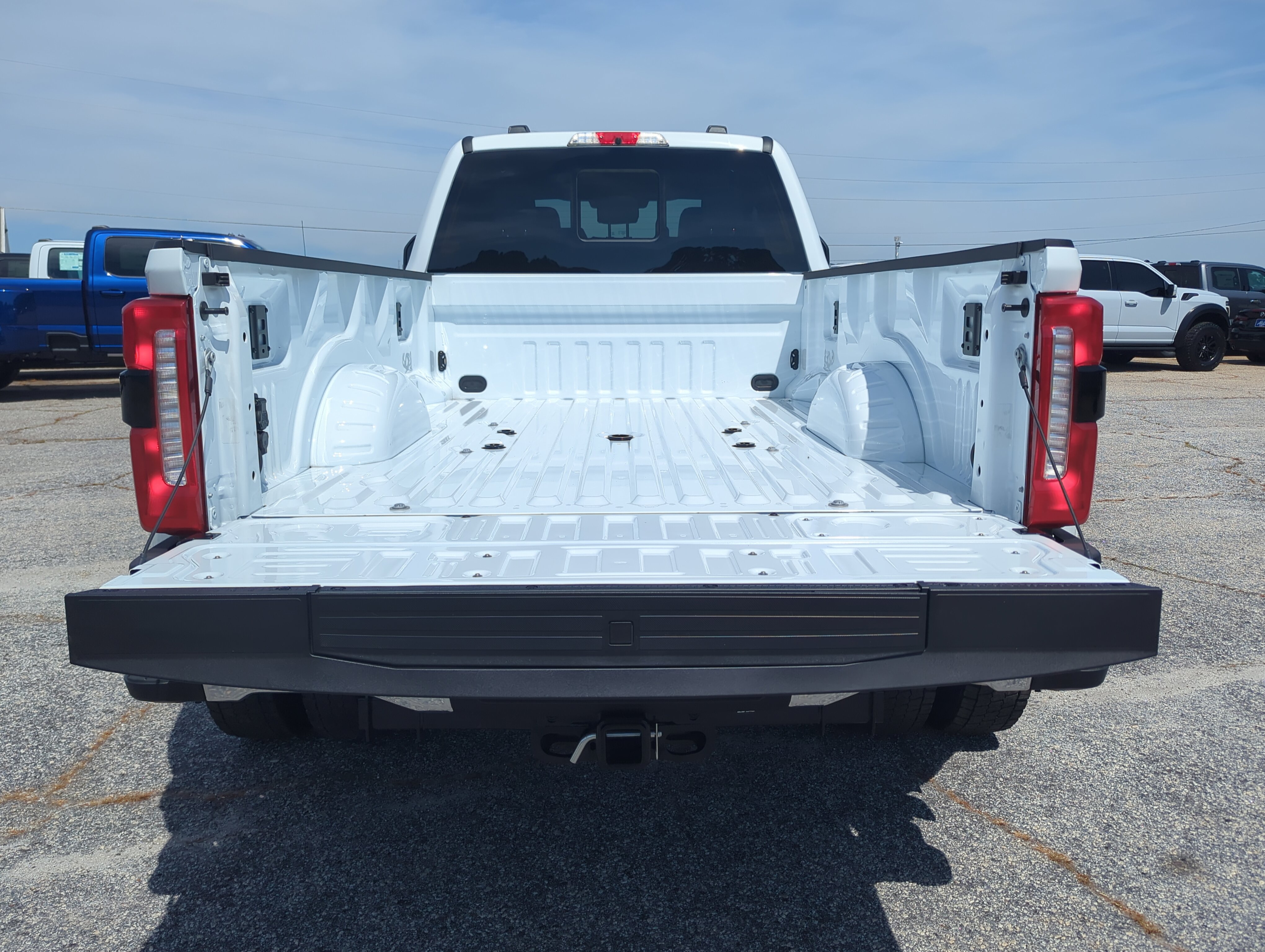 Used 2025 Ford F450 XL w/ 360-Degree Camera Package AWD/4WD image 11