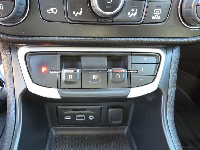 Used 2023 GMC Terrain SLT image 26