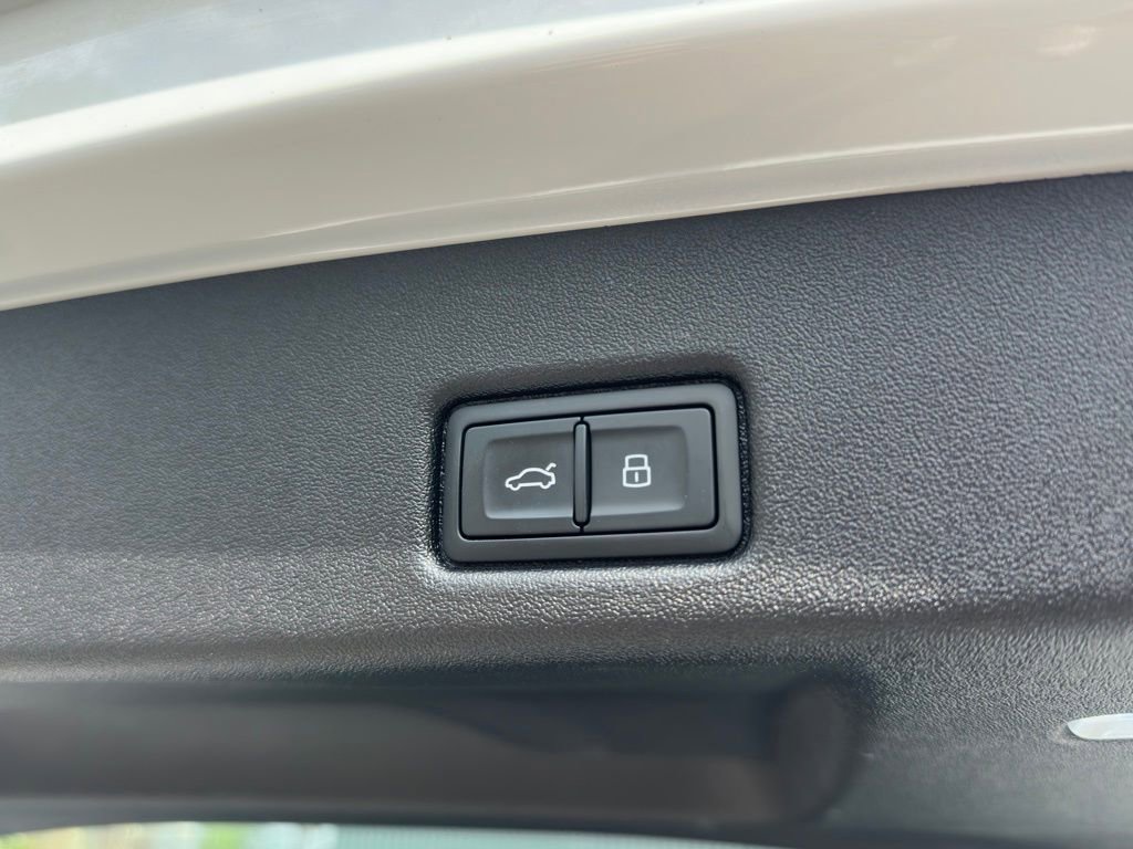 Certified 2025 Audi Q5 Premium w/ Convenience Package image 45