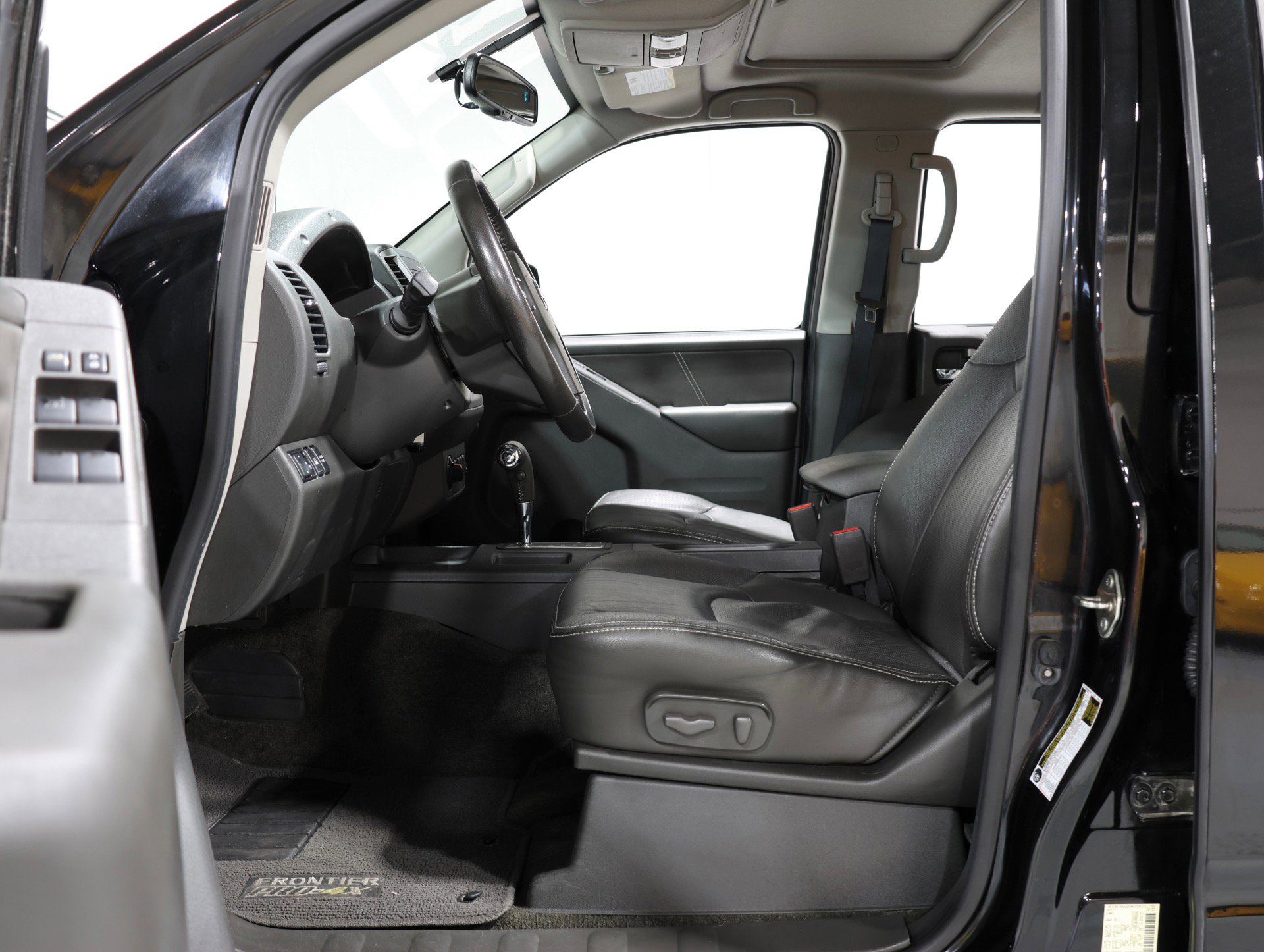 Used 2017 Nissan Frontier PRO-4X w/ Pro-4x Luxury Package AWD/4WD image 75