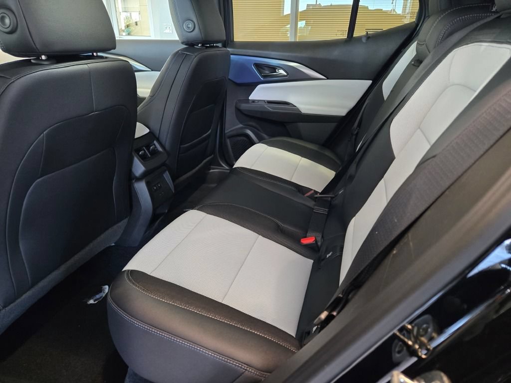 New 2026 Chevrolet Equinox EV LT w/ Convenience Package II FWD image 16