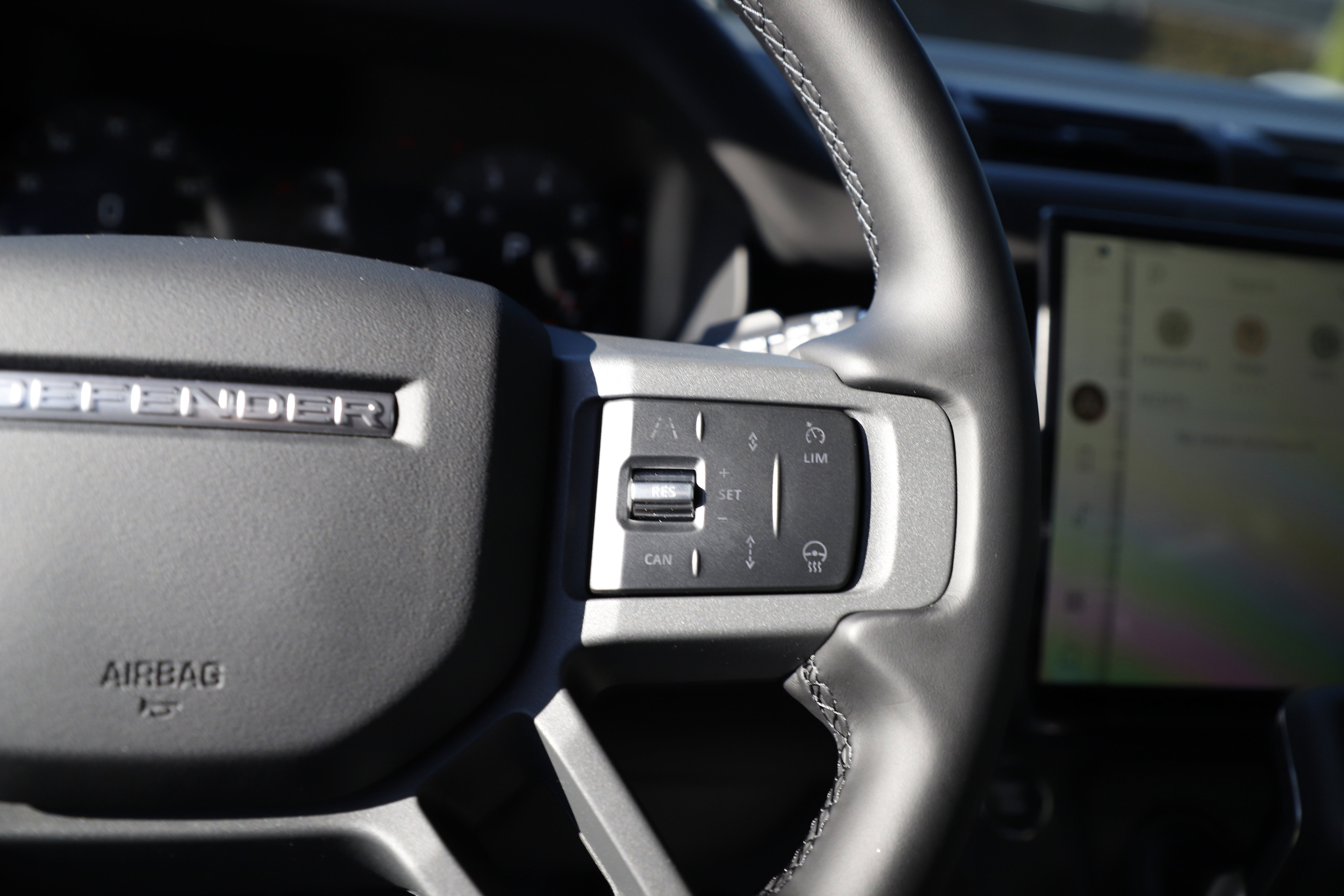 New 2026 Land Rover Defender 110 X-Dynamic SE image 27