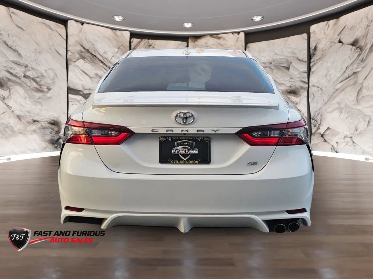 Used 2023 Toyota Camry SE FWD image 7