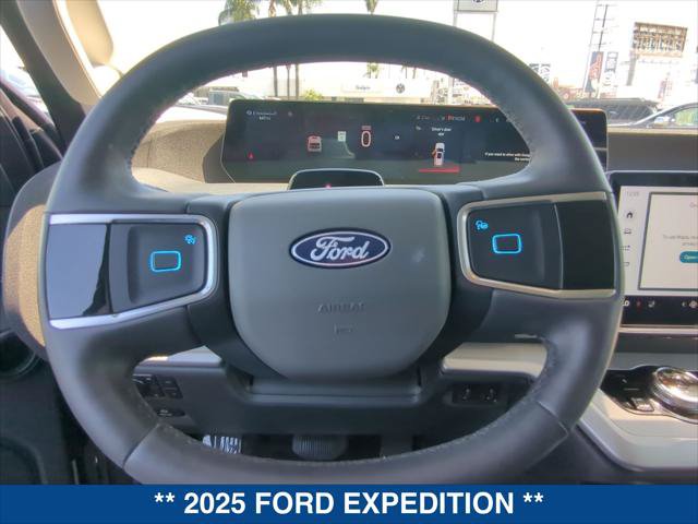 Used 2025 Ford Expedition Max Active AWD/4WD image 13
