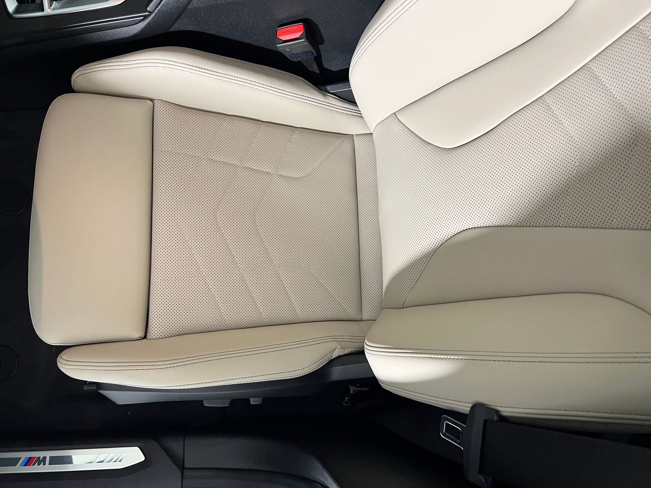 Used 2025 BMW M235i xDrive w/ Premium Package image 13