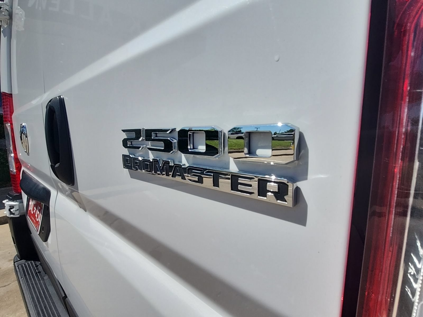 Used 2025 RAM ProMaster 2500 w/ Convenience Group FWD image 24