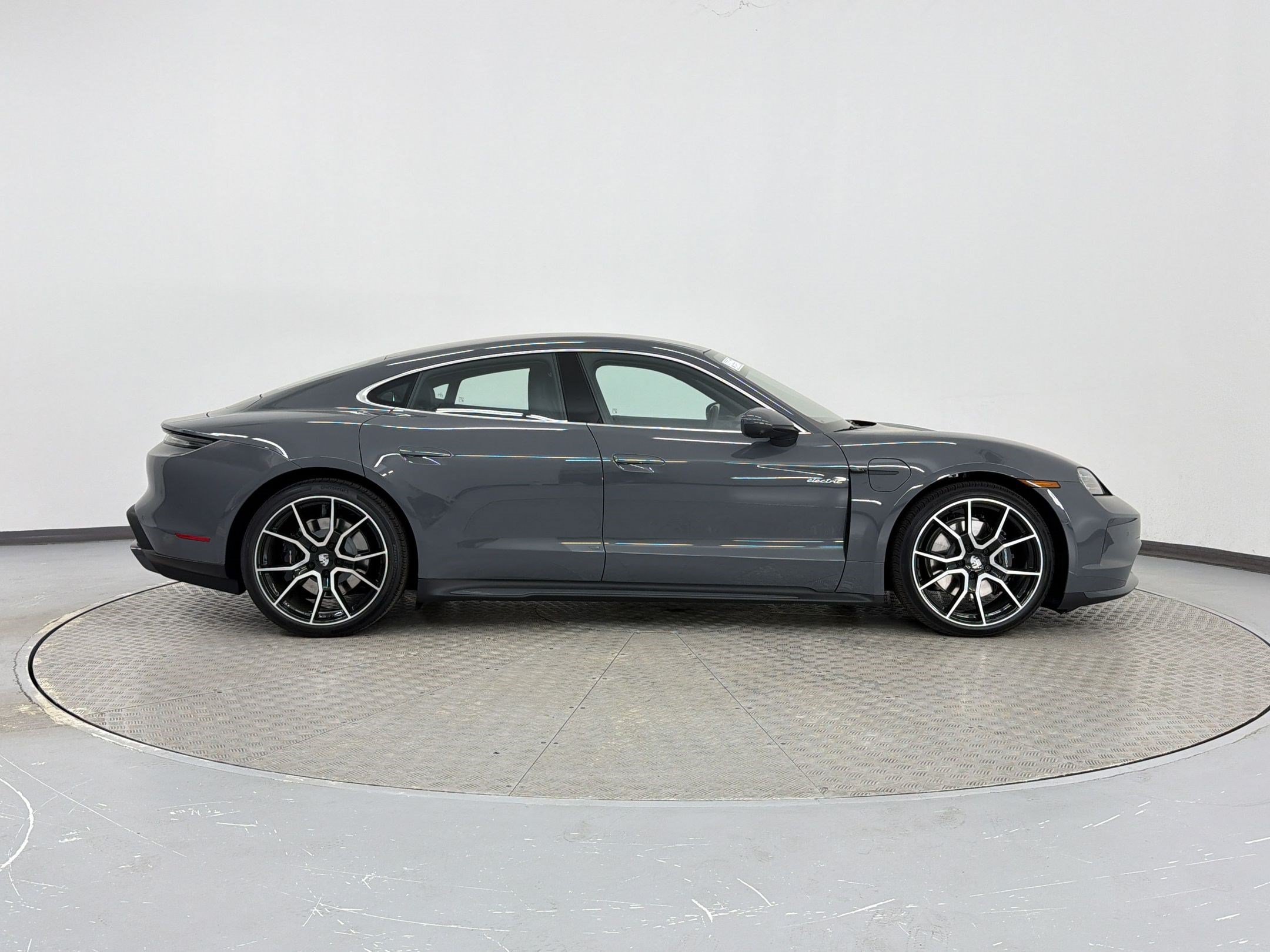 New 2026 Porsche Taycan 4S AWD/4WD image 8