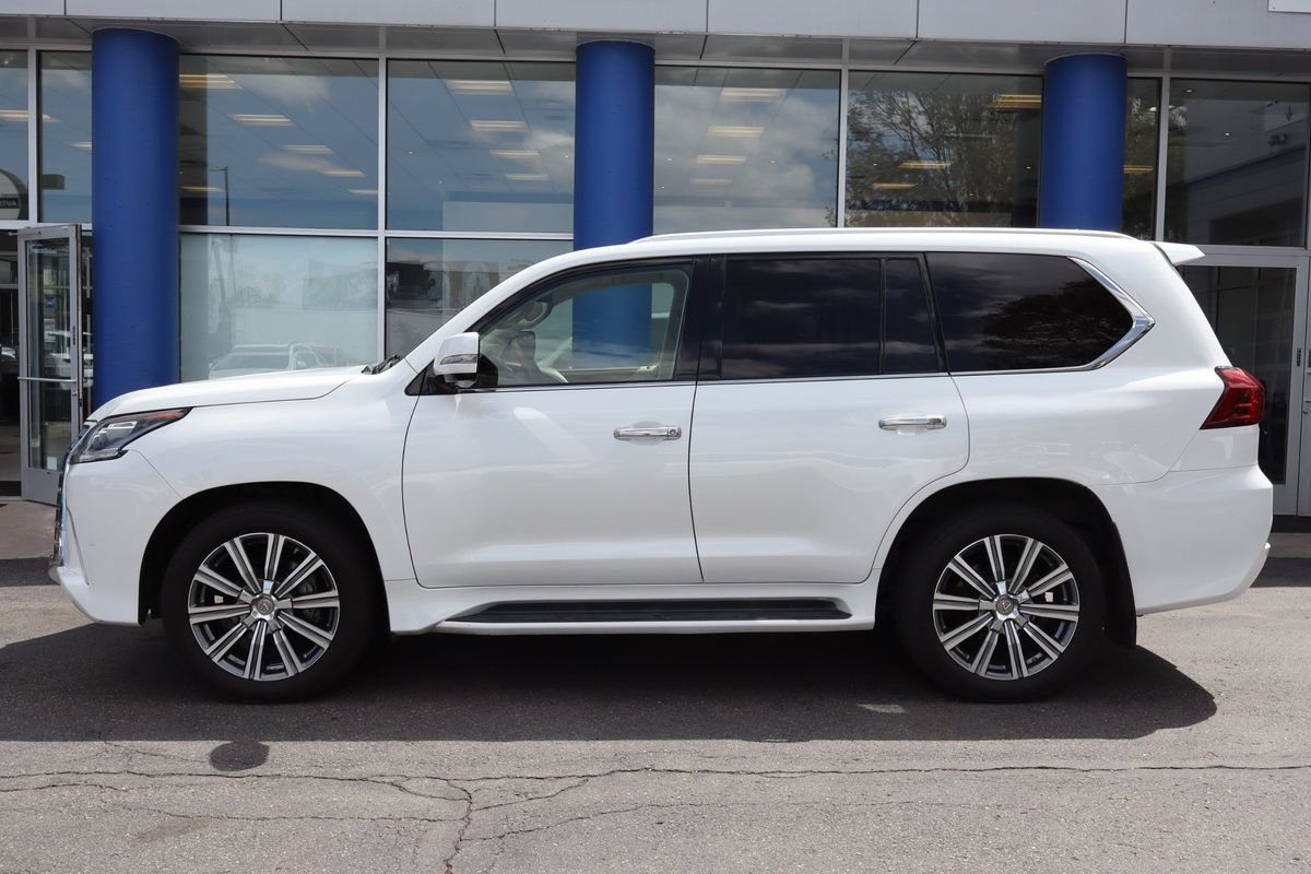 Used 2016 Lexus LX 570 4WD image 2