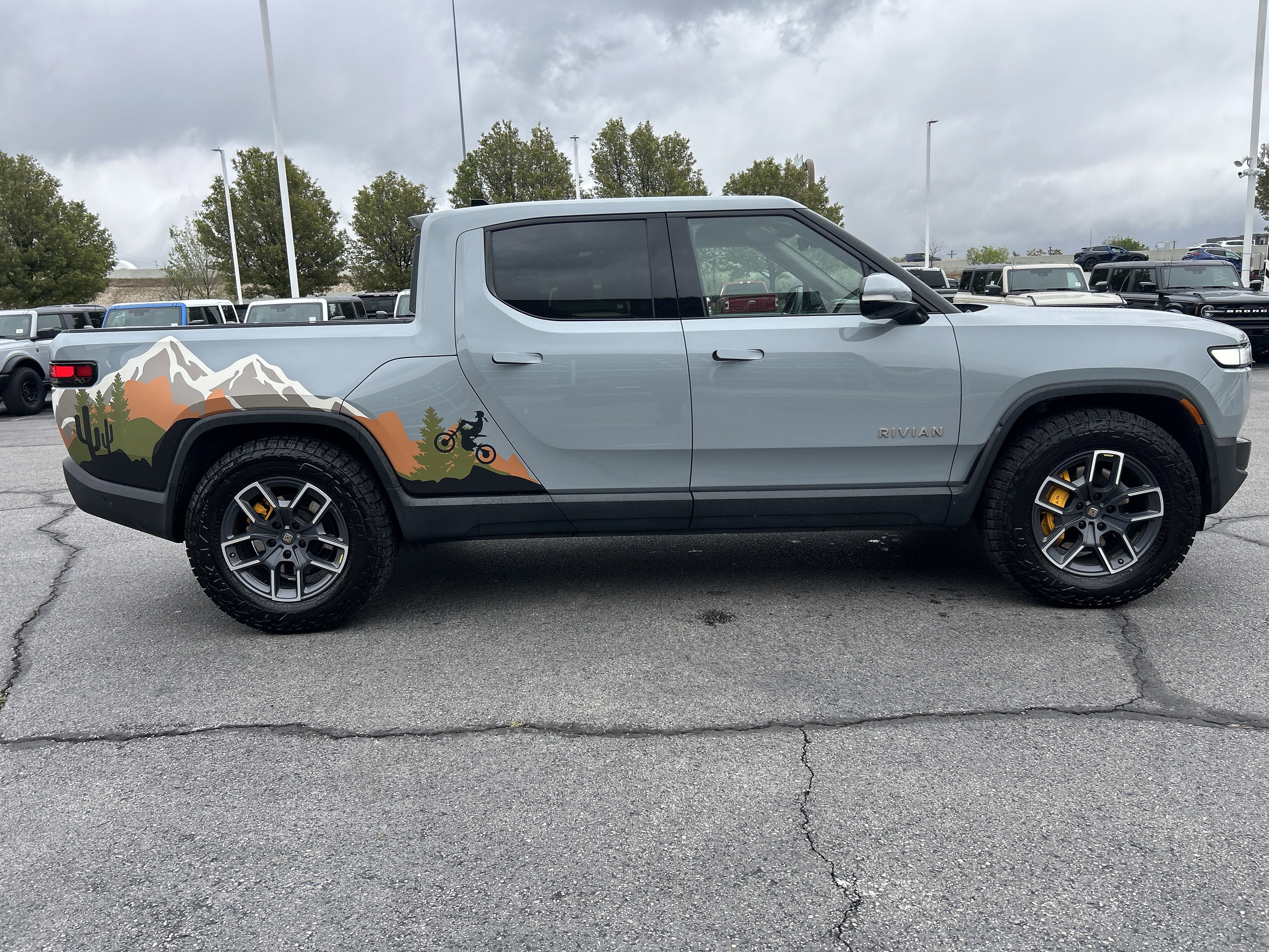 Used 2023 Rivian R1T Adventure AWD/4WD image 7