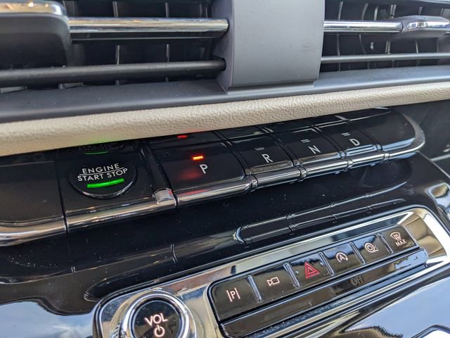 Used 2025 Lincoln Corsair Reserve w/ Rear Removable Package Tray image 26