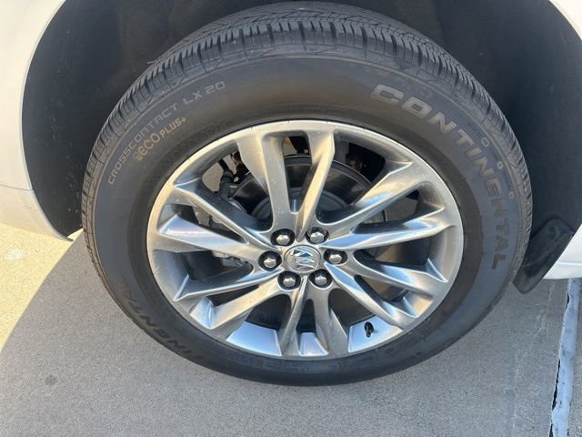 Used 2024 Buick Enclave Avenir w/ Avenir Technology Package image 10