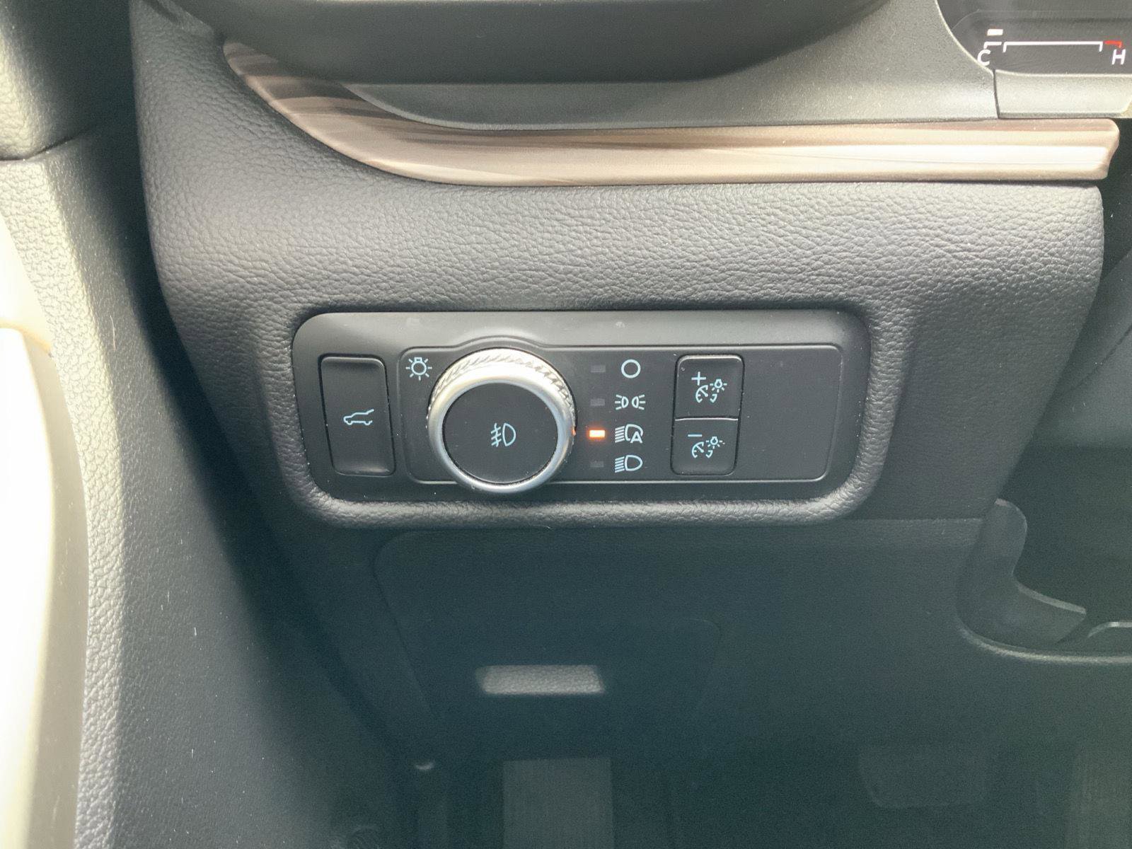 Used 2022 Ford Explorer Limited image 34