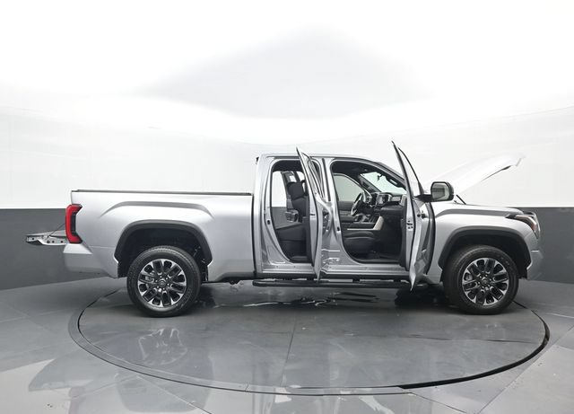 Used 2025 Toyota Tundra SR5 AWD/4WD image 31