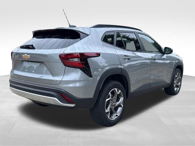 Used 2025 Chevrolet Trax LT w/ LT Convenience Package FWD image 8