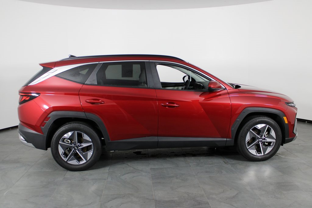 Certified 2025 Hyundai Tucson SEL image 12