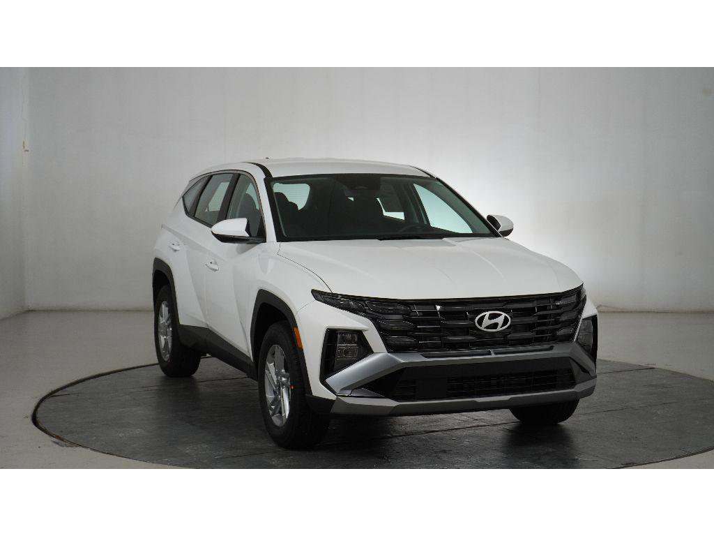 New 2026 Hyundai Tucson SE image 1