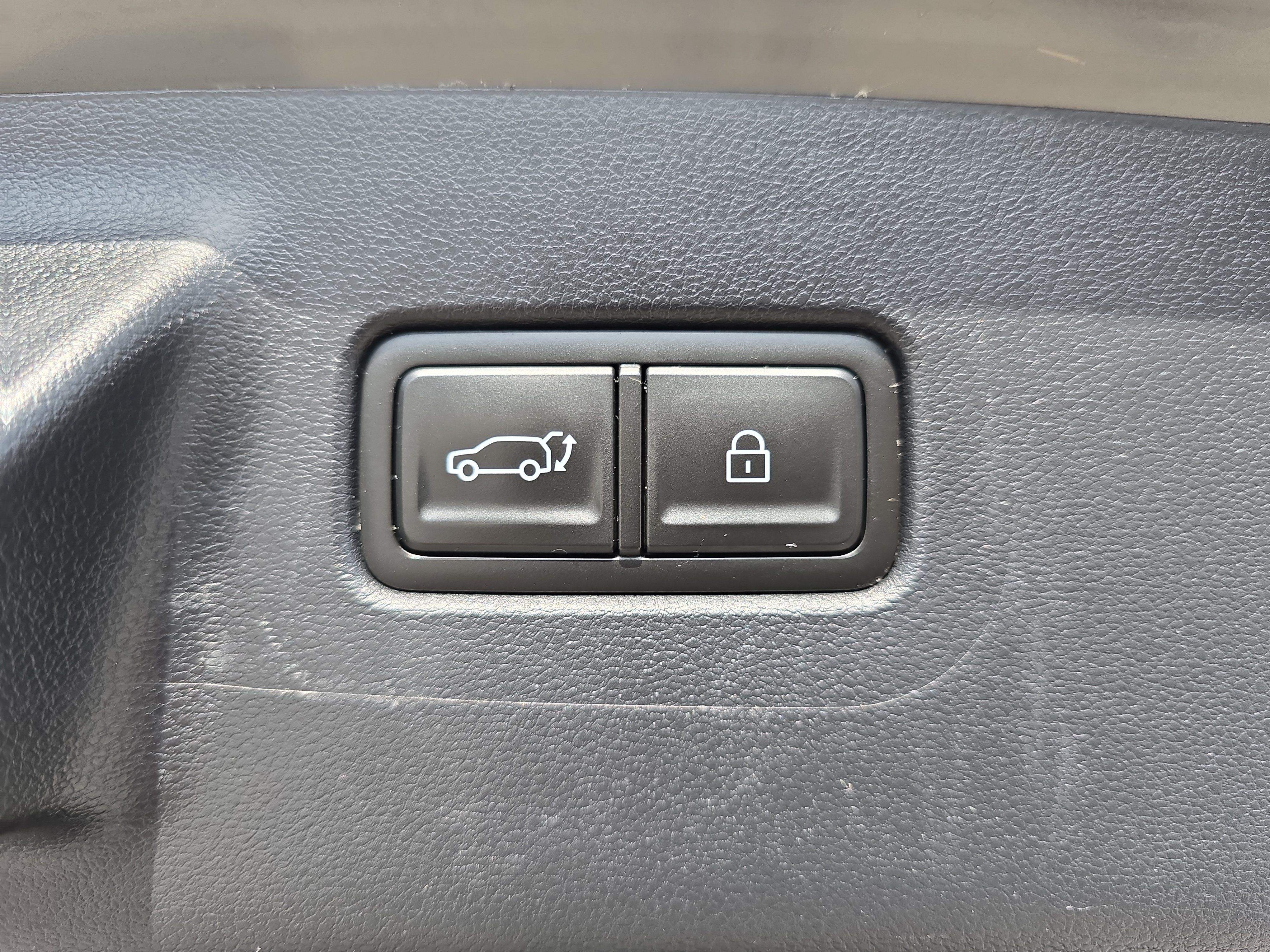 Used 2024 Hyundai Santa Fe SE FWD image 16