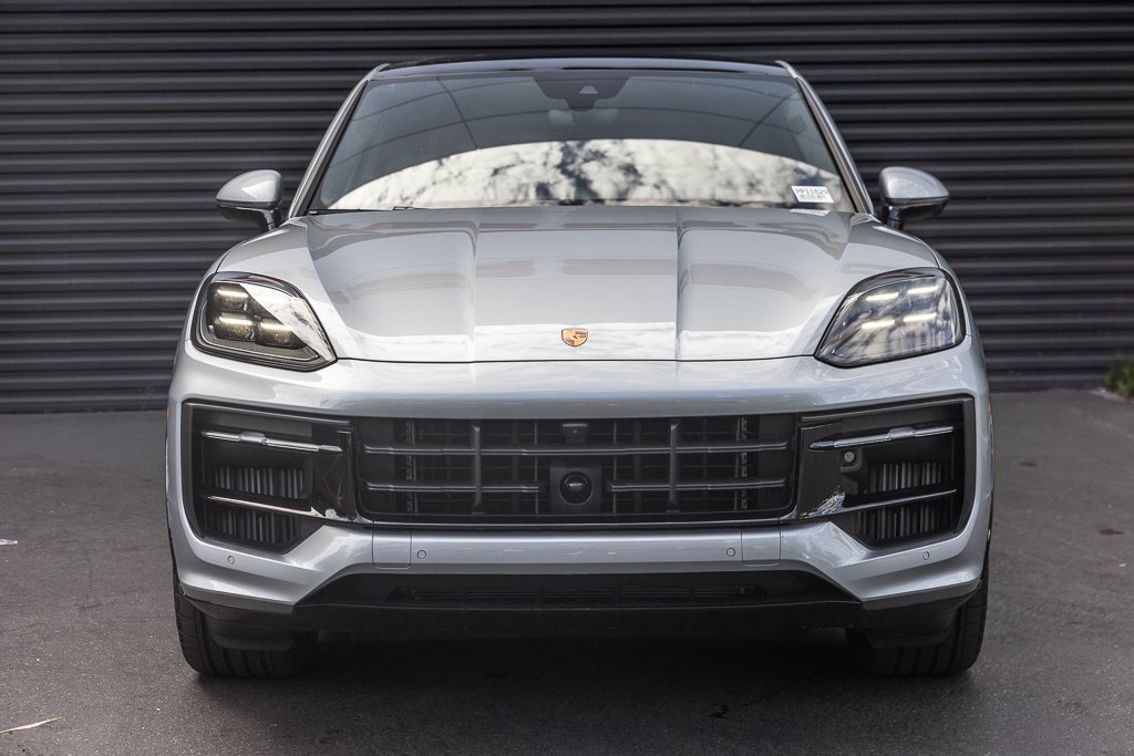 Certified 2025 Porsche Cayenne GTS image 7