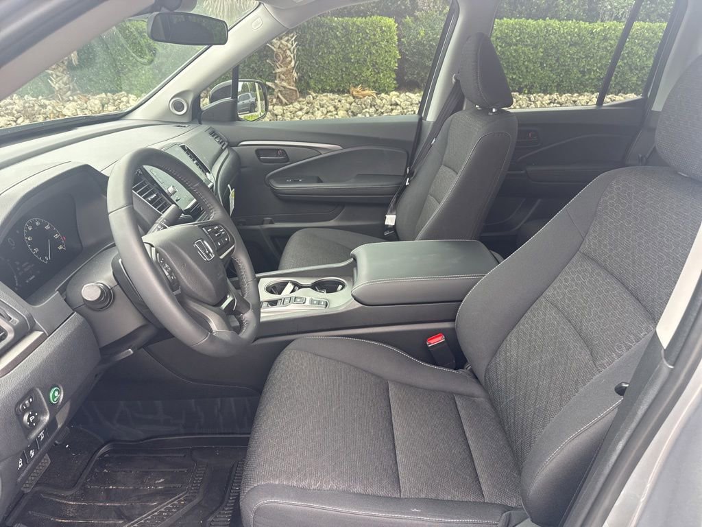 Used 2025 Honda Ridgeline Sport image 38