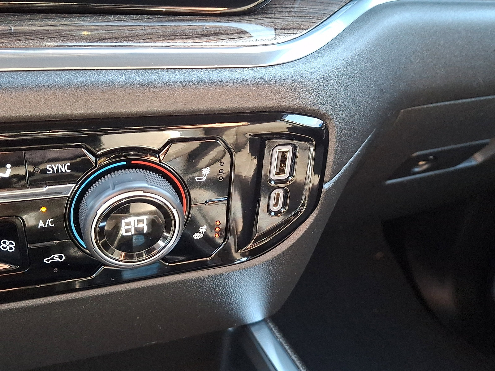 Used 2023 Chevrolet Silverado 1500 RST w/ Z71 Off-Road Package image 24