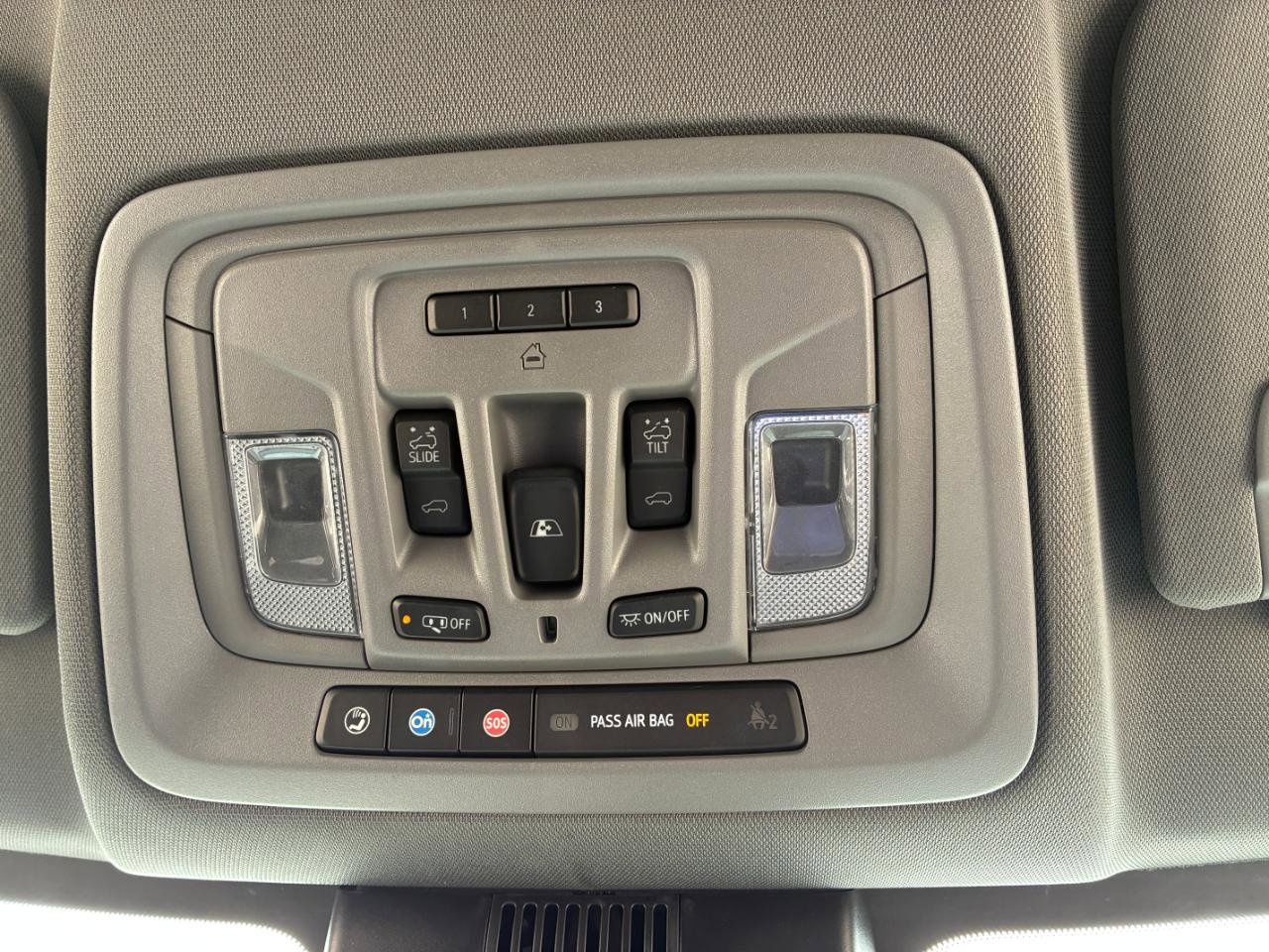 Used 2022 Chevrolet Silverado 1500 LT Trail Boss w/ LT Trail Boss Premium Package AWD/4WD image 13