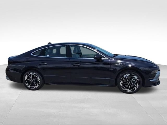Used 2024 Hyundai Sonata SEL w/ Convenience Package FWD image 9