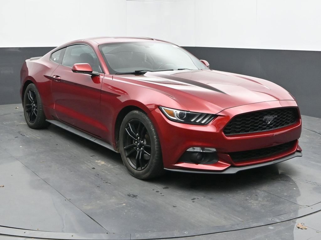 Used 2017 Ford Mustang Coupe RWD image 3